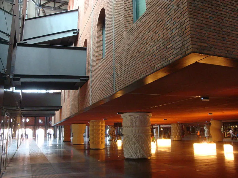 Interior del edificio de La Alhóndiga, Bilbao.