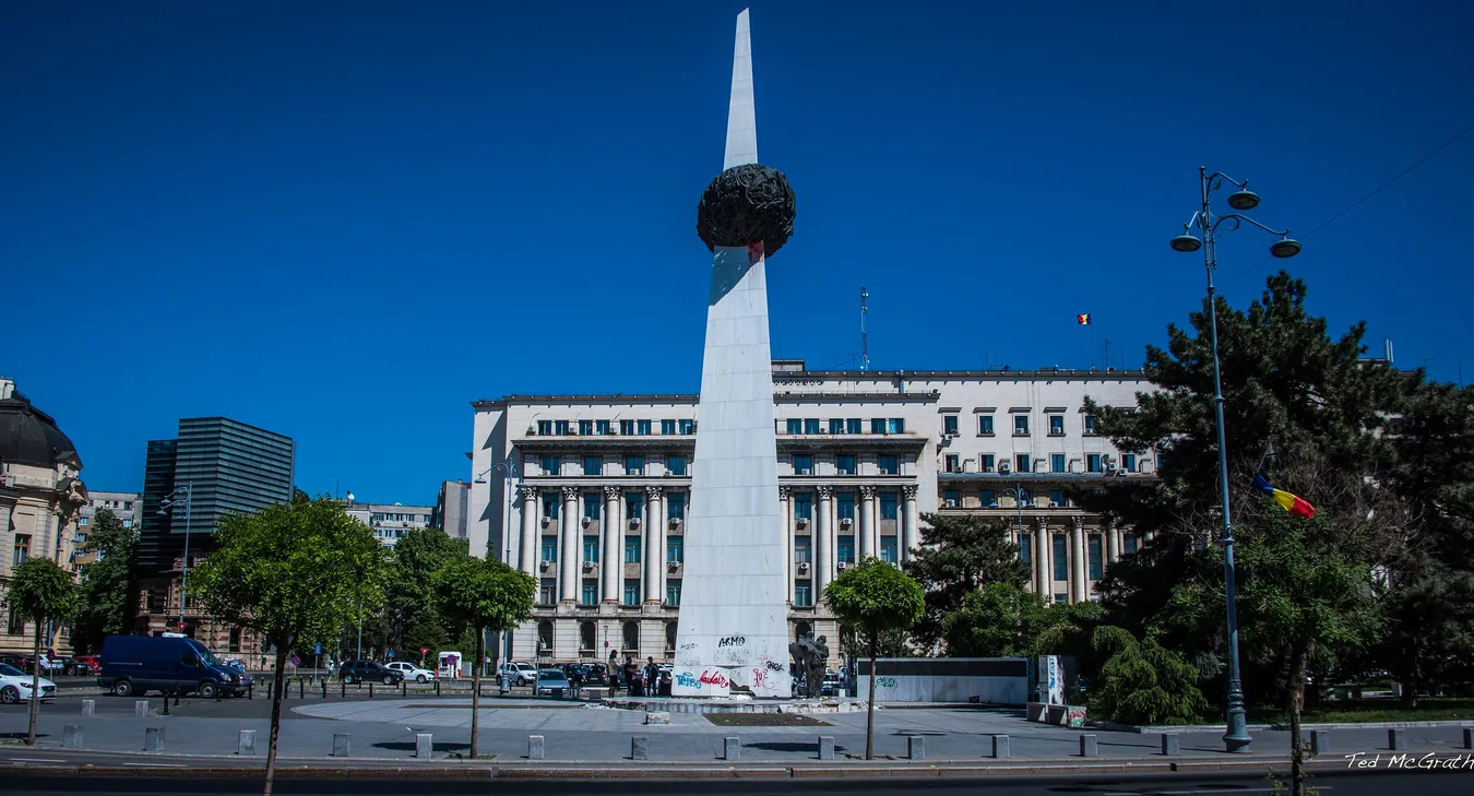 Obelisco de la Plaza de la Revolución (Piața Revoluției)