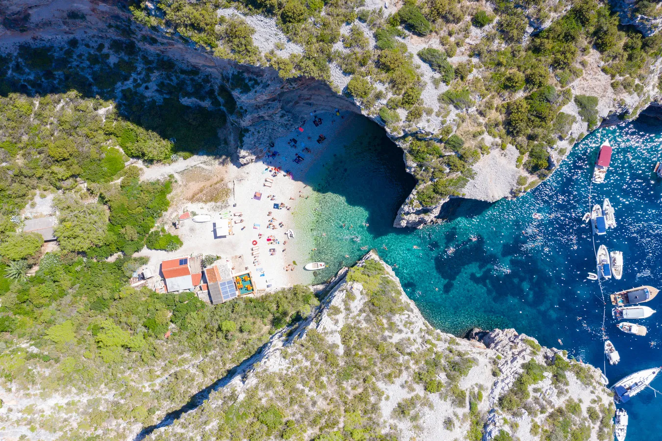 Playa de Stiniva  Isla de Vis . Split