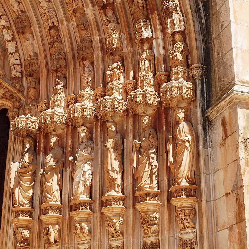 Detalle de las Portaladas del Monasterio de Batalha, Portugal.