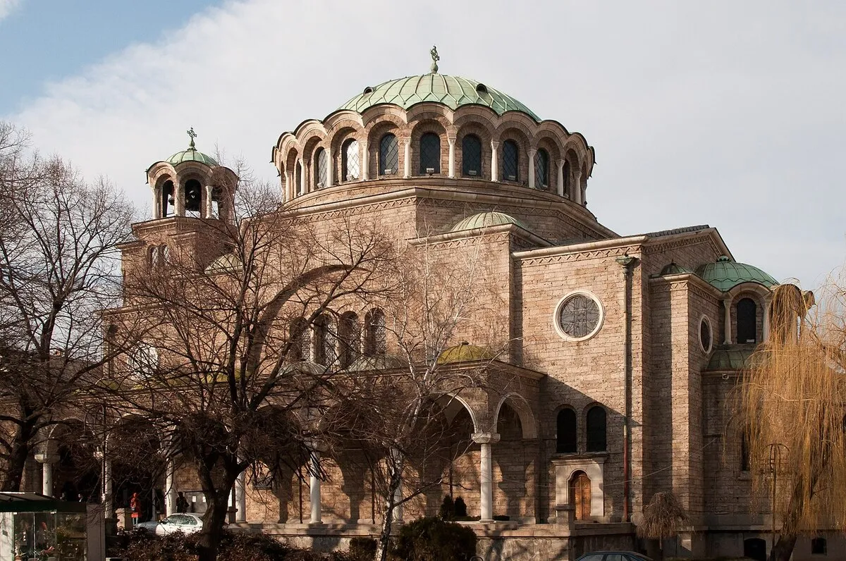 Panorámica de la catedral y de las bóbedas de color turquesa que la representan