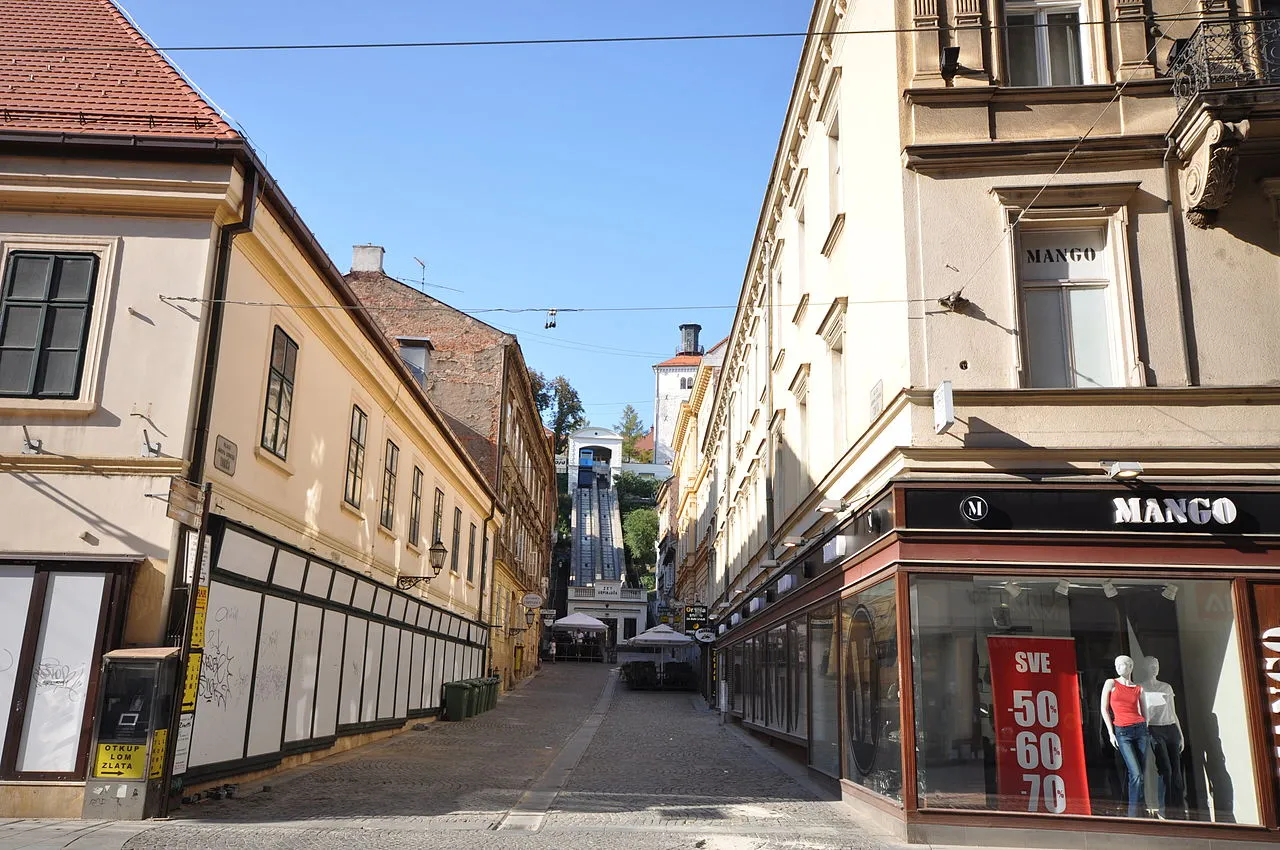 Paseo Strossmayer funicular