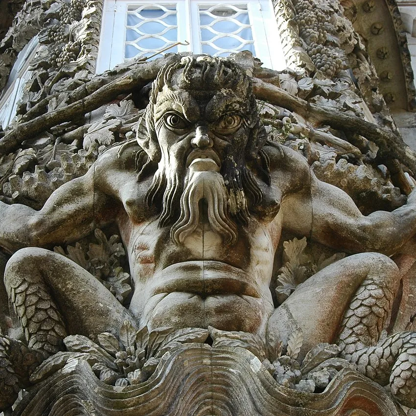 Figura de Tritón en el Palacio da Pena, Sintra.