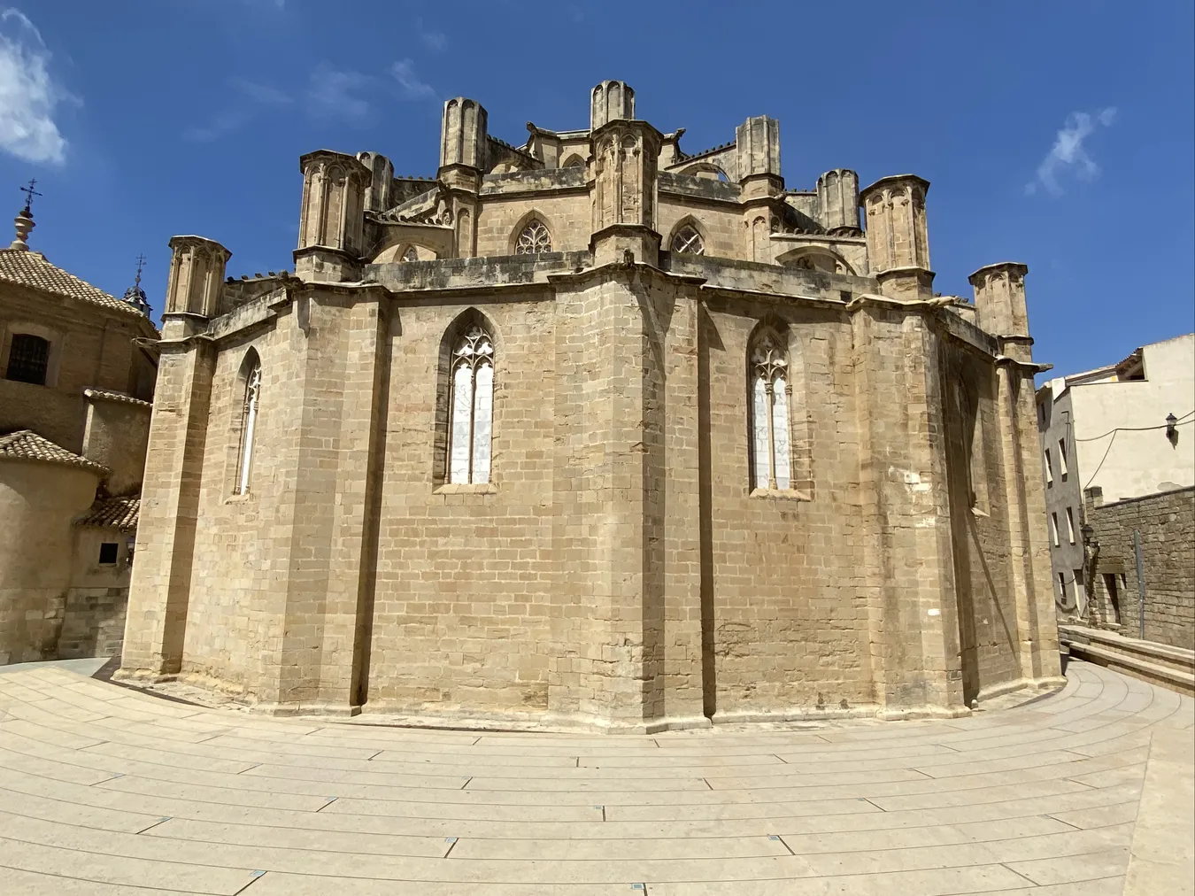 Parte exterior trasera de la Catedral de Tortosa.
