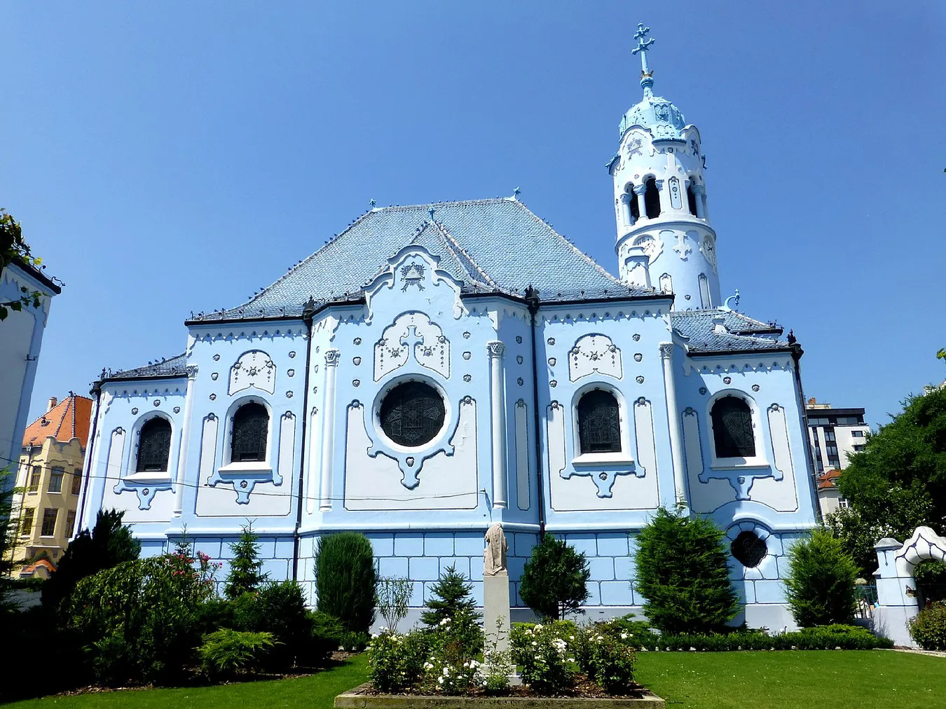 Santa Isabel de Hungría, la iglesia azul de Bratislava.