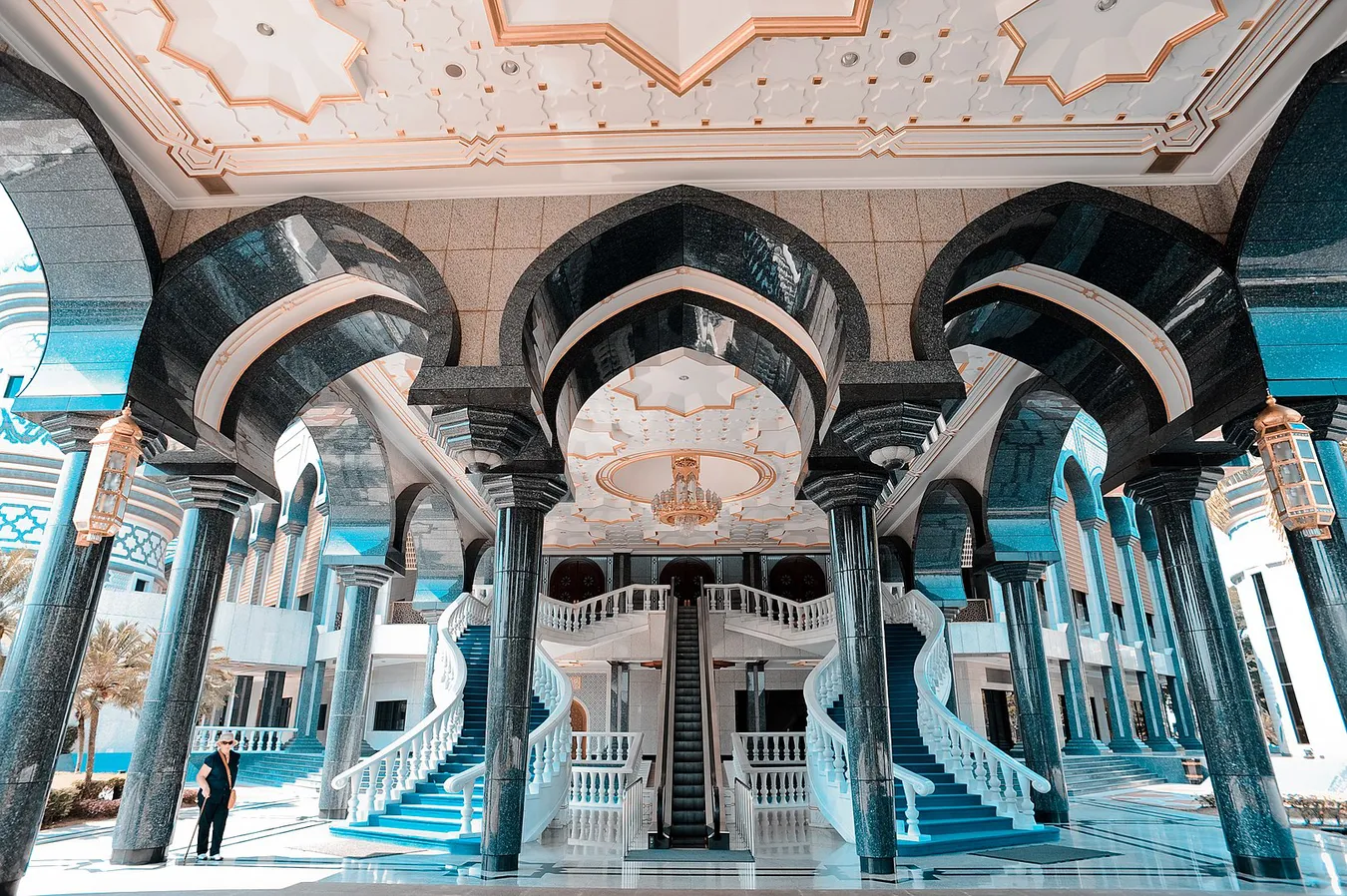 Interior de la Mezquita Jame'Asr Hassanil Bolkiah