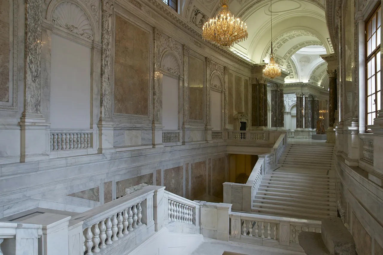 Interior del Palacio de Hofburg de Viena
