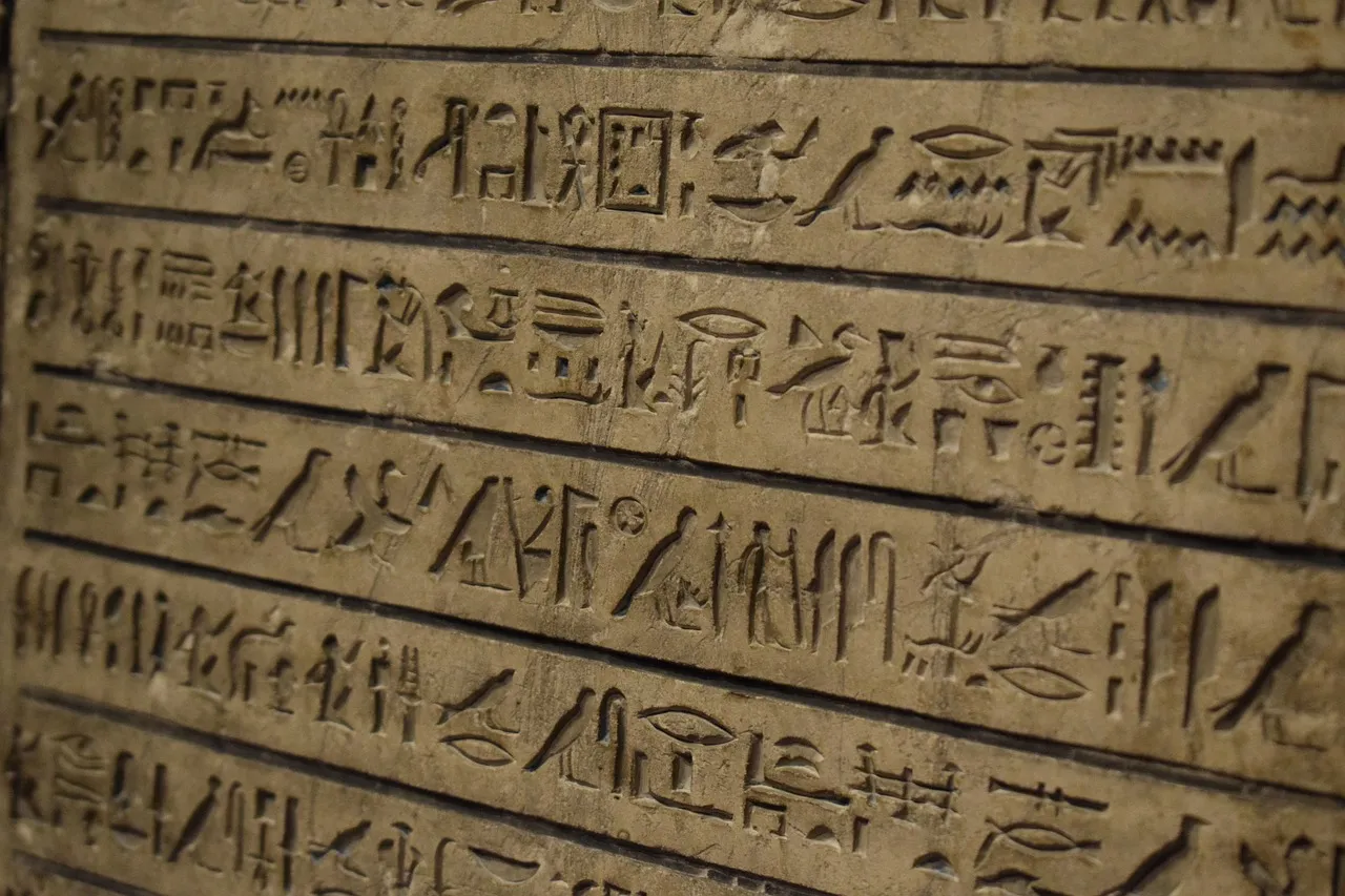 Jeroglífico egipcio del Museo de Viena