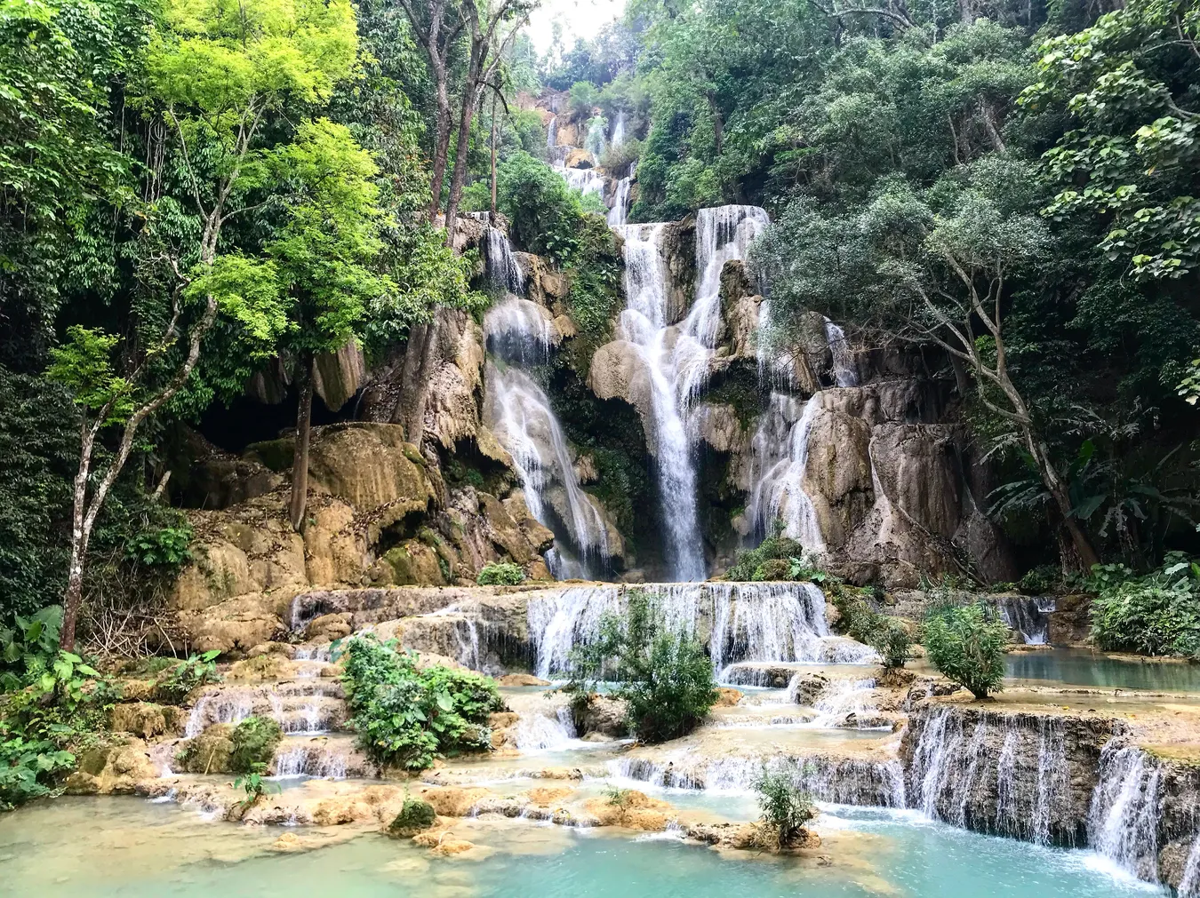 Imagen de Las coloridas cataratas Kuang Si Falls