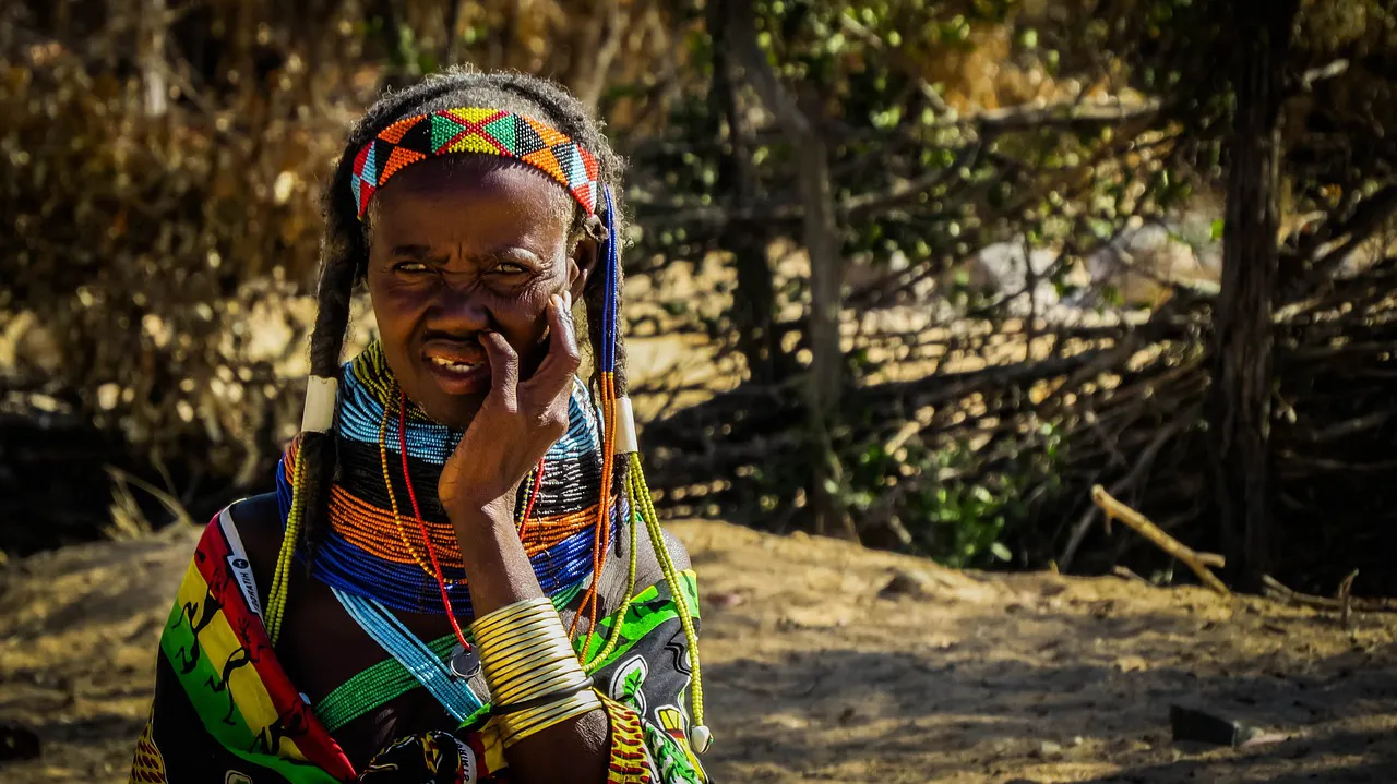 Mujer de la étnia Mumuila