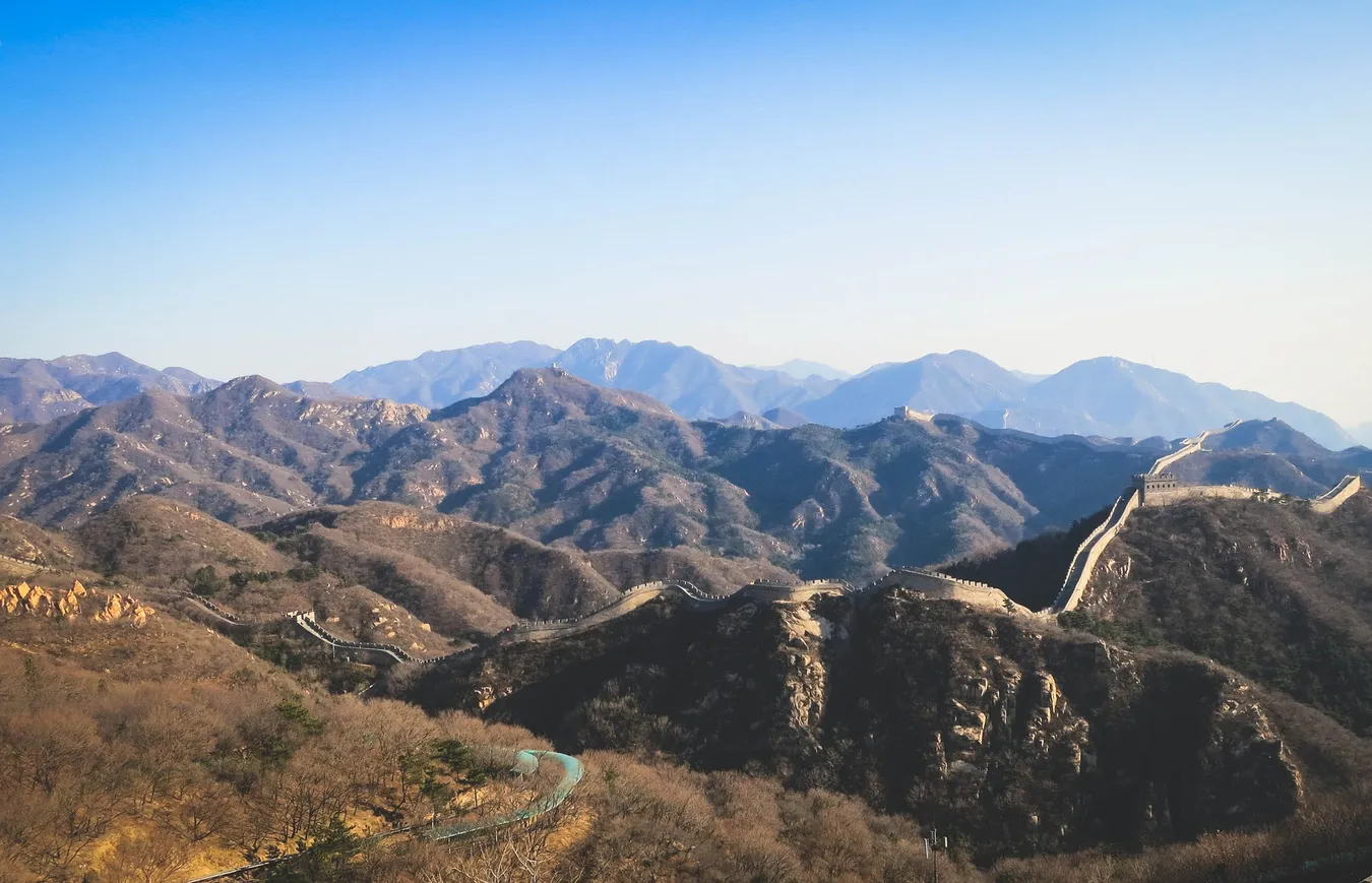 Muralla China cruzando montañas