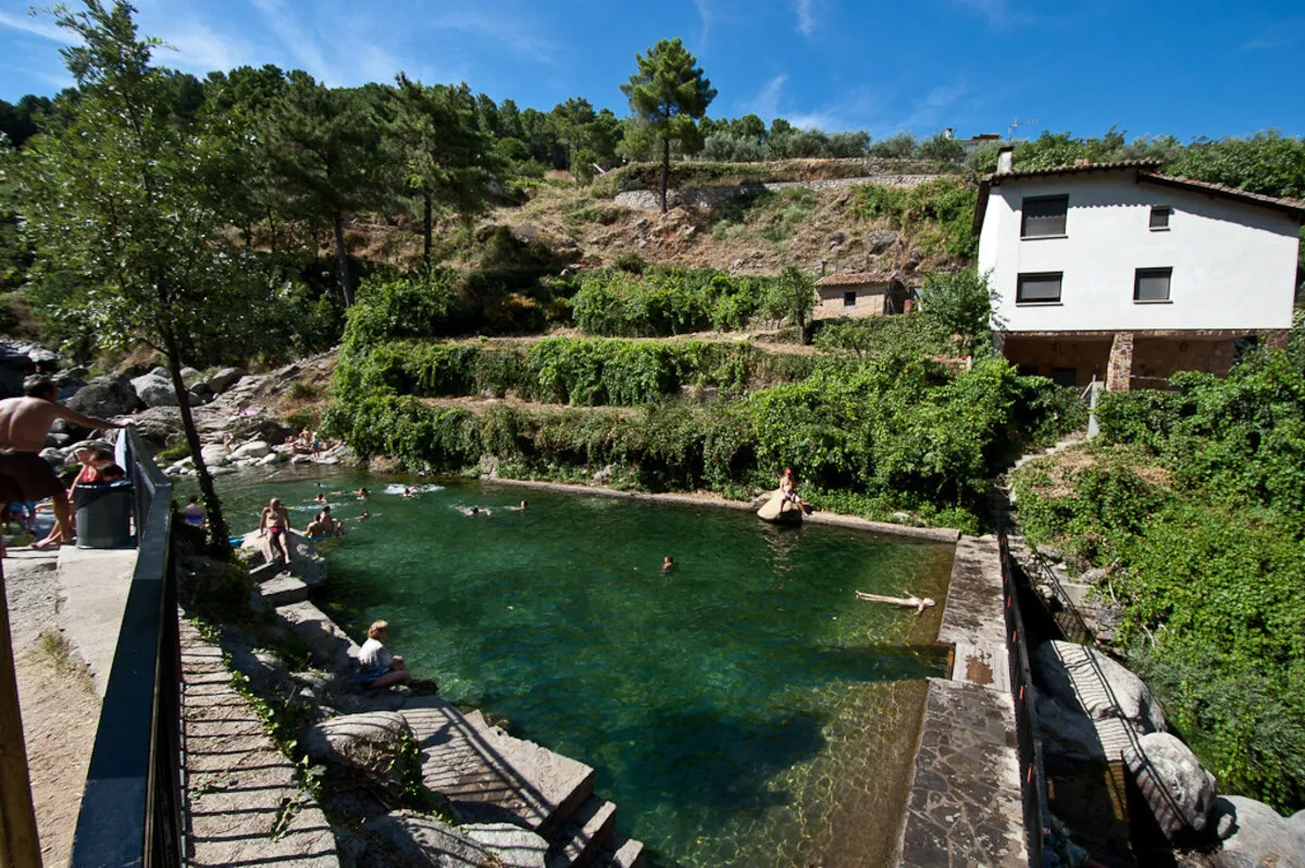 Piscina Natural de pueblo Jerte en verano