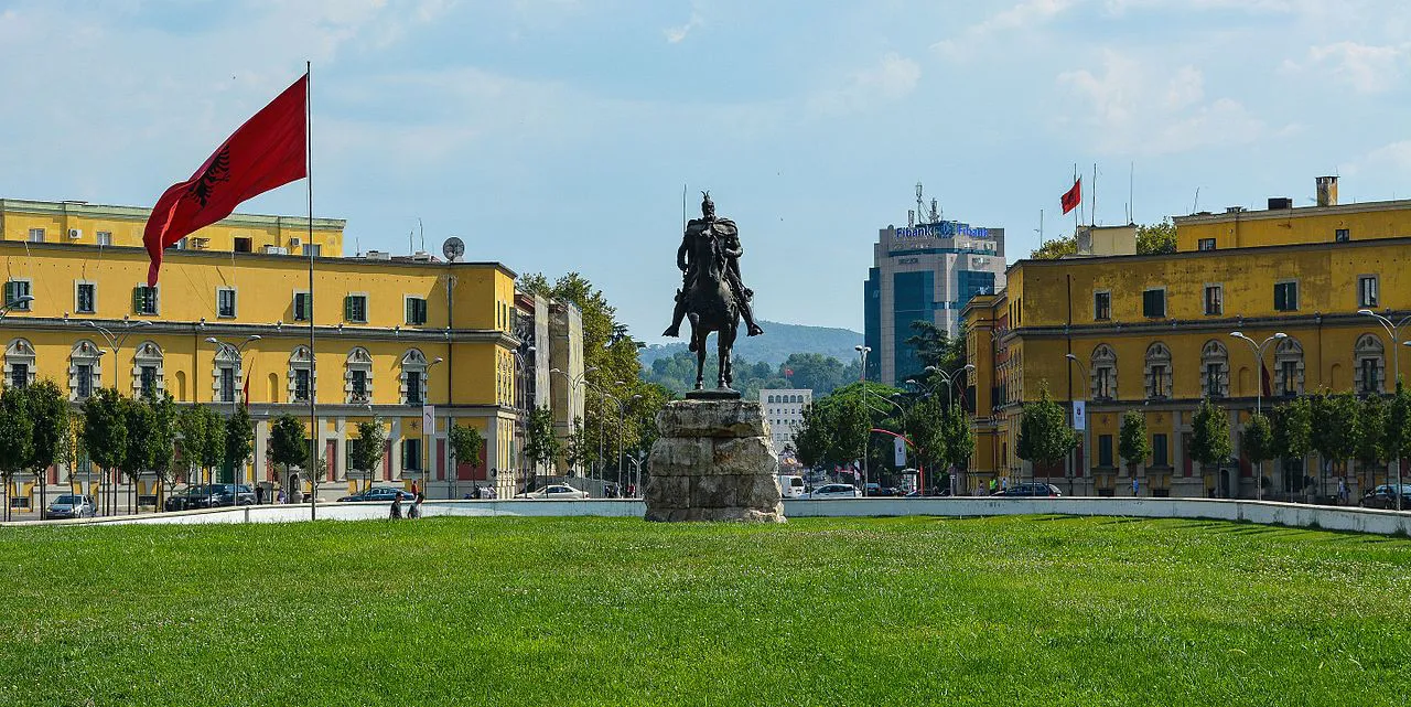 Plaza de Skanderbeg