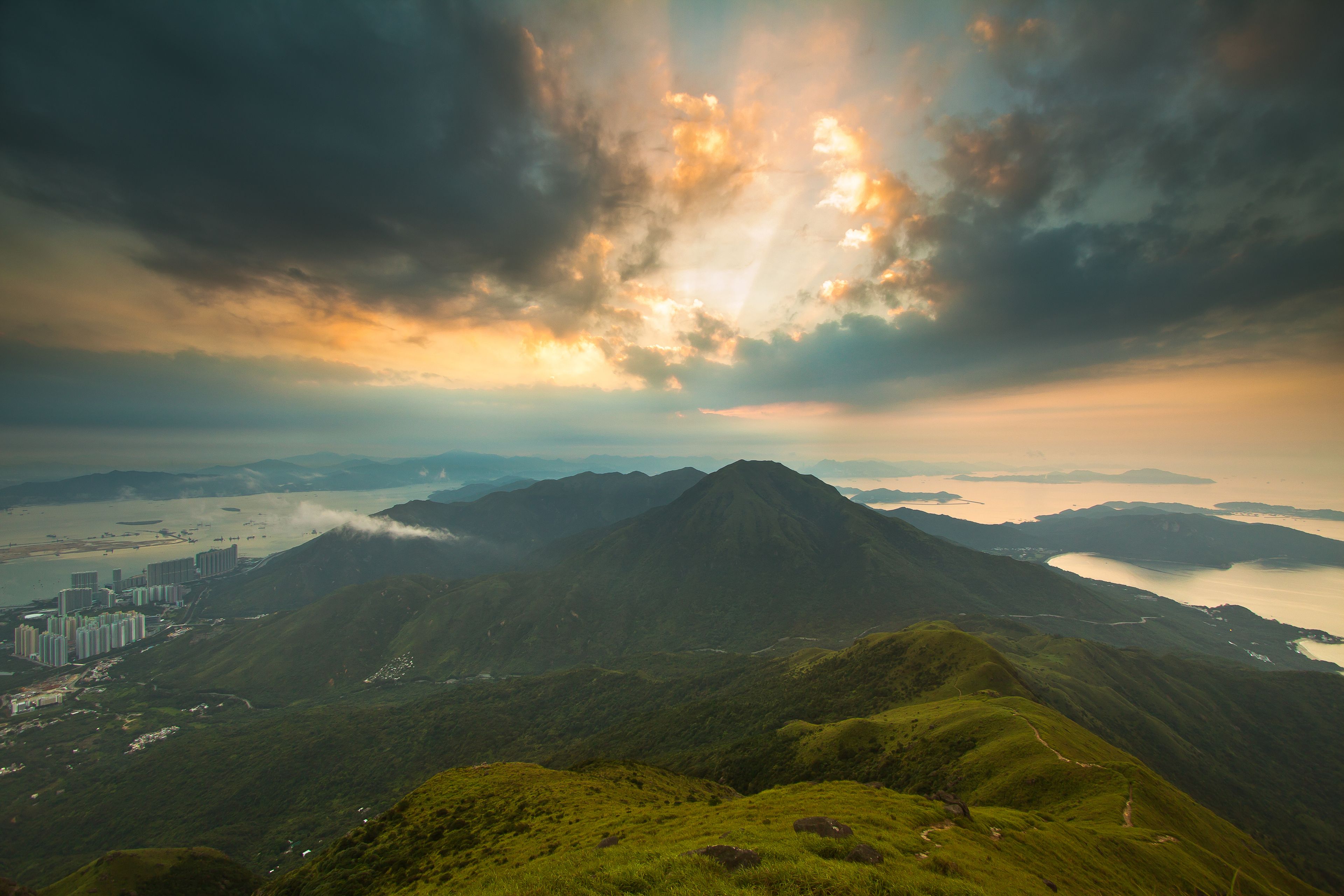 Imagen del tour: Lantau Peak Sunrise Climb