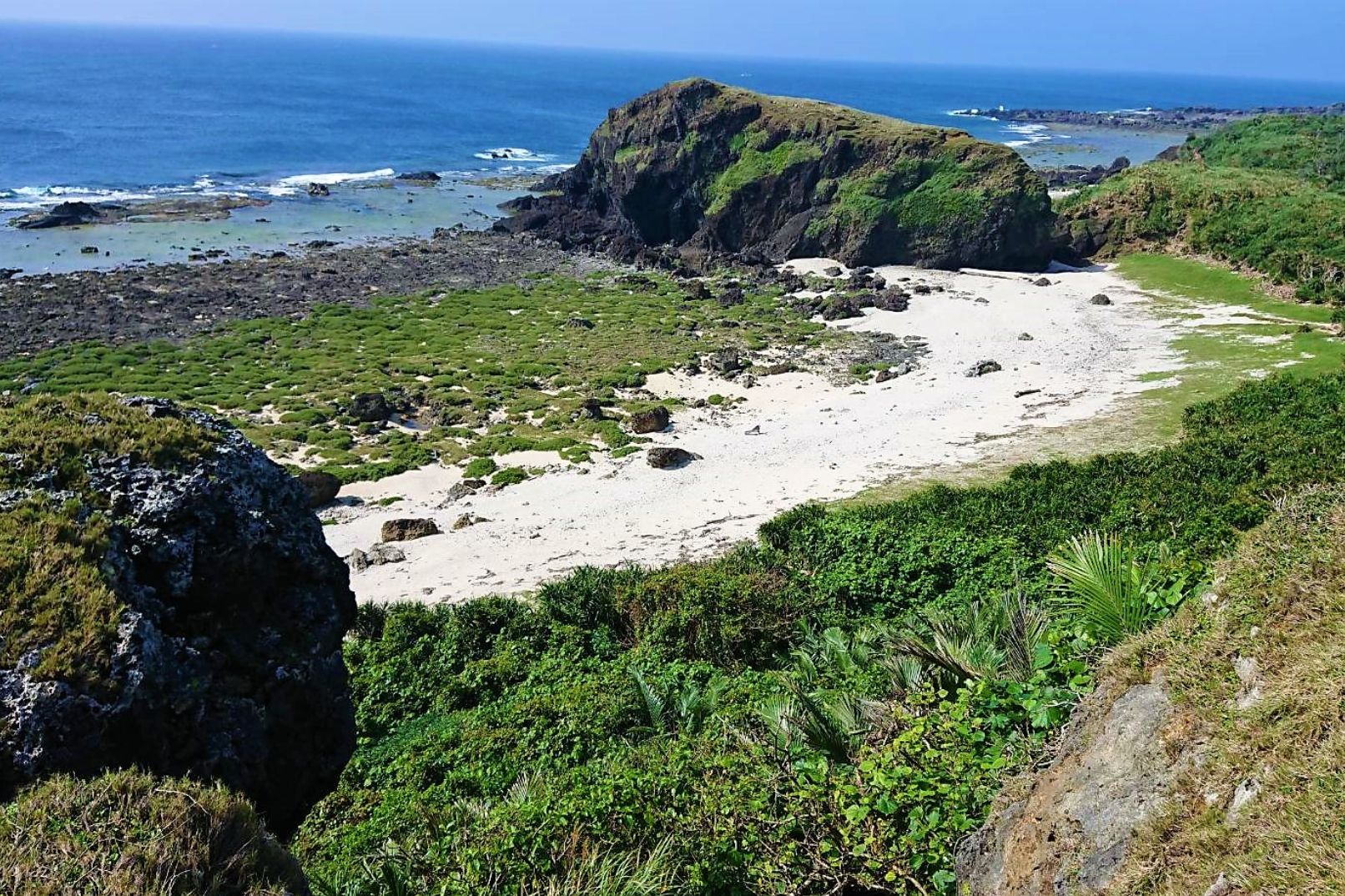 Imagen del tour: Green Island Nanzaihu Trail Tour in Taitung