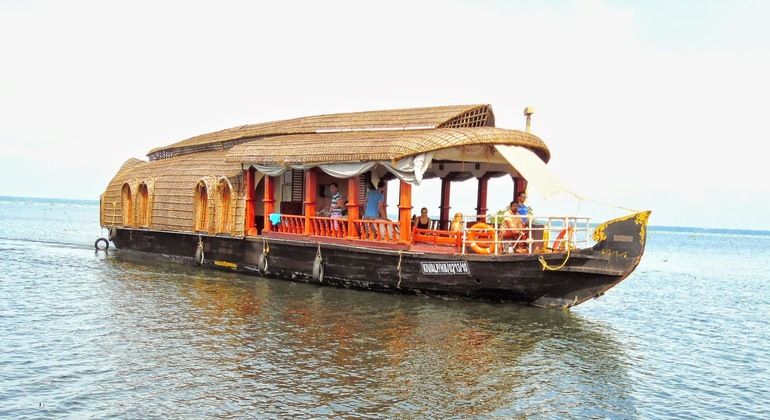 Imagen del tour: Crucero en casa flotante por los remansos de Kerala