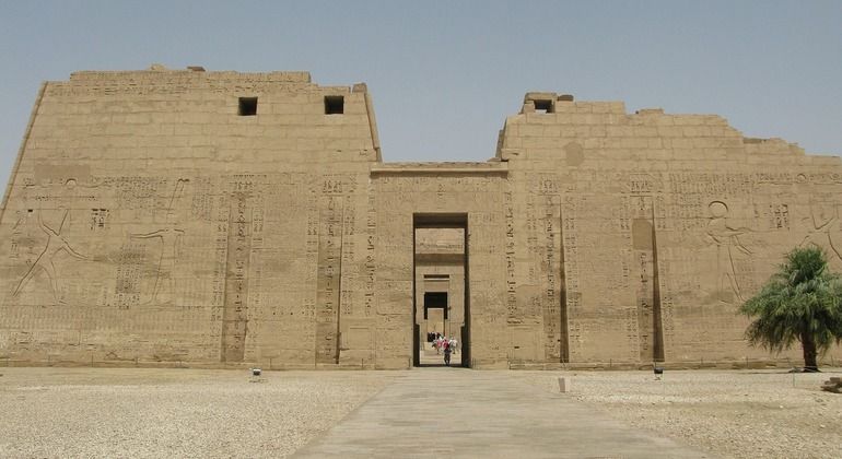 Imagen del tour: Valle de los Reyes, Templo de Hatshepsut, Colosos de Memnon, Habu, Cisjordania