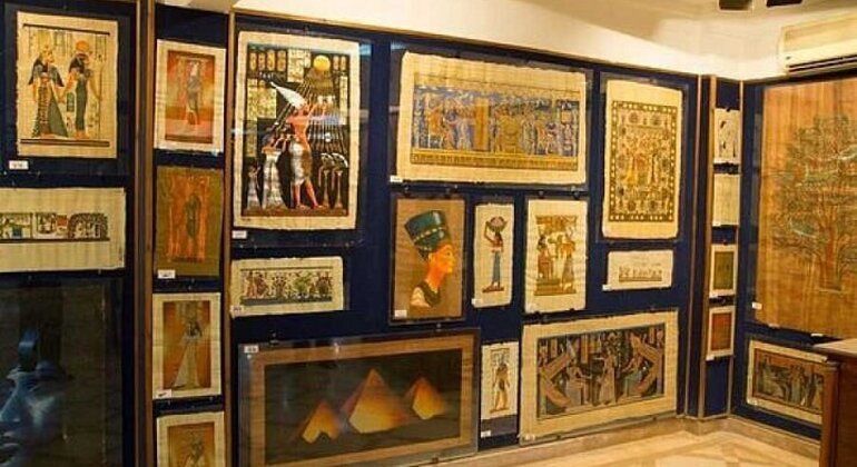 Imagen del tour: Excursión de compras gratuita al Papiro, la Perfumería, el Algodón Egipcio y el Bazar