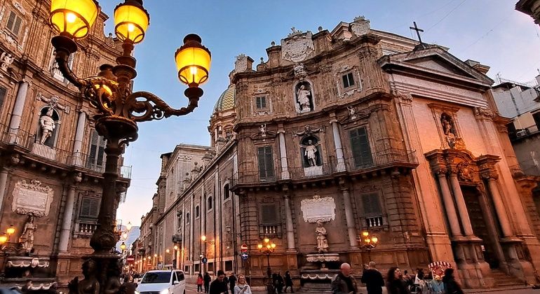 Imagen del tour: Palermo de Noche: Descubre el centro histórico