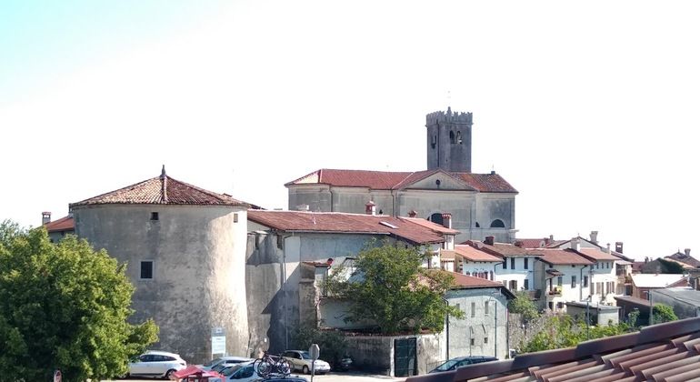 Imagen del tour: Smartno, visita gratuita al nido de águila fortificado