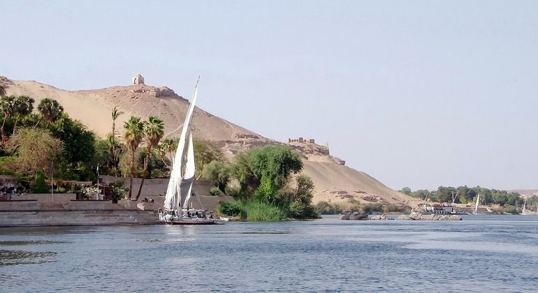 Imagen del tour: La desembocadura del Nilo en el mar. Crucero por el Nilo. Casa antigua.