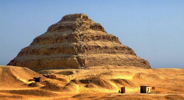 Imagen del tour: El Cairo: Excursión privada de un día a las pirámides de Guiza, Saqqara y Menfis con almuerzo