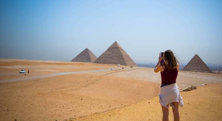 Imagen del tour: Excursión de medio día a las Grandes Pirámides de Giza, la Esfinge y Saqqara