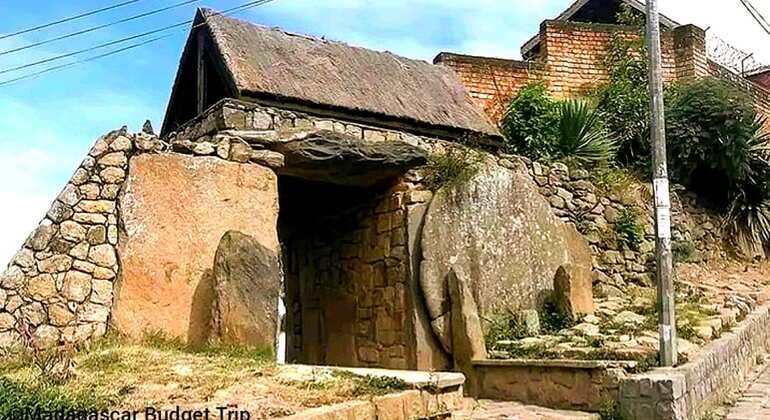 Imagen del tour: Visita de un Día a la Ciudad y el Zoo de Antananarivo