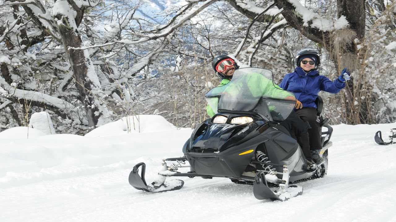 Imagen del tour: Fondue Y Motos De Nieve Al Atardecer En Cerro Catedral