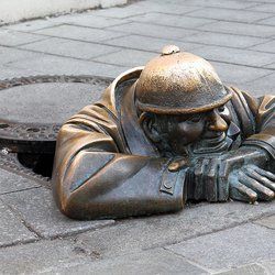 Estatua de bronce de Bratislava